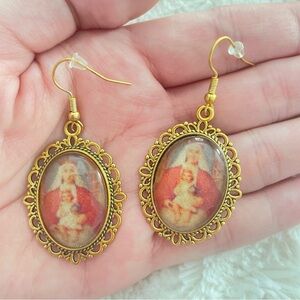 Gold-Tone Vintage Style Oval Earrings of our lady of coromoto